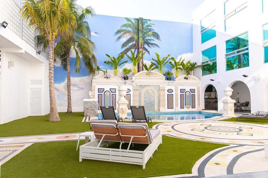 Extravagante Villa Versace Playa del Carmen